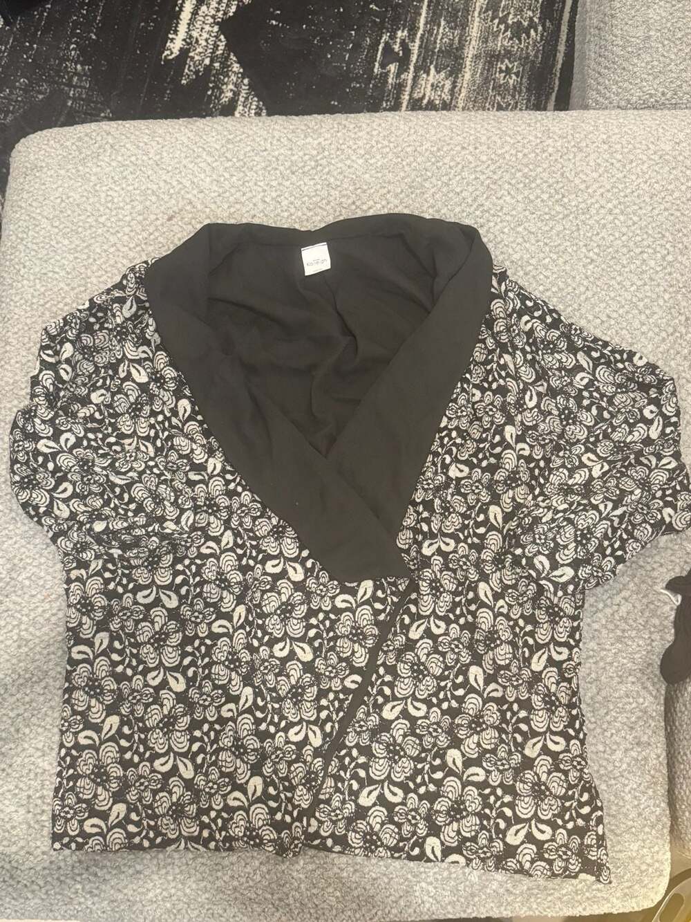 Kaileigh Floral Open Front Cardigan Black White